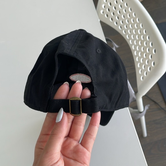 Black baseball cap - Picture 2 of 3